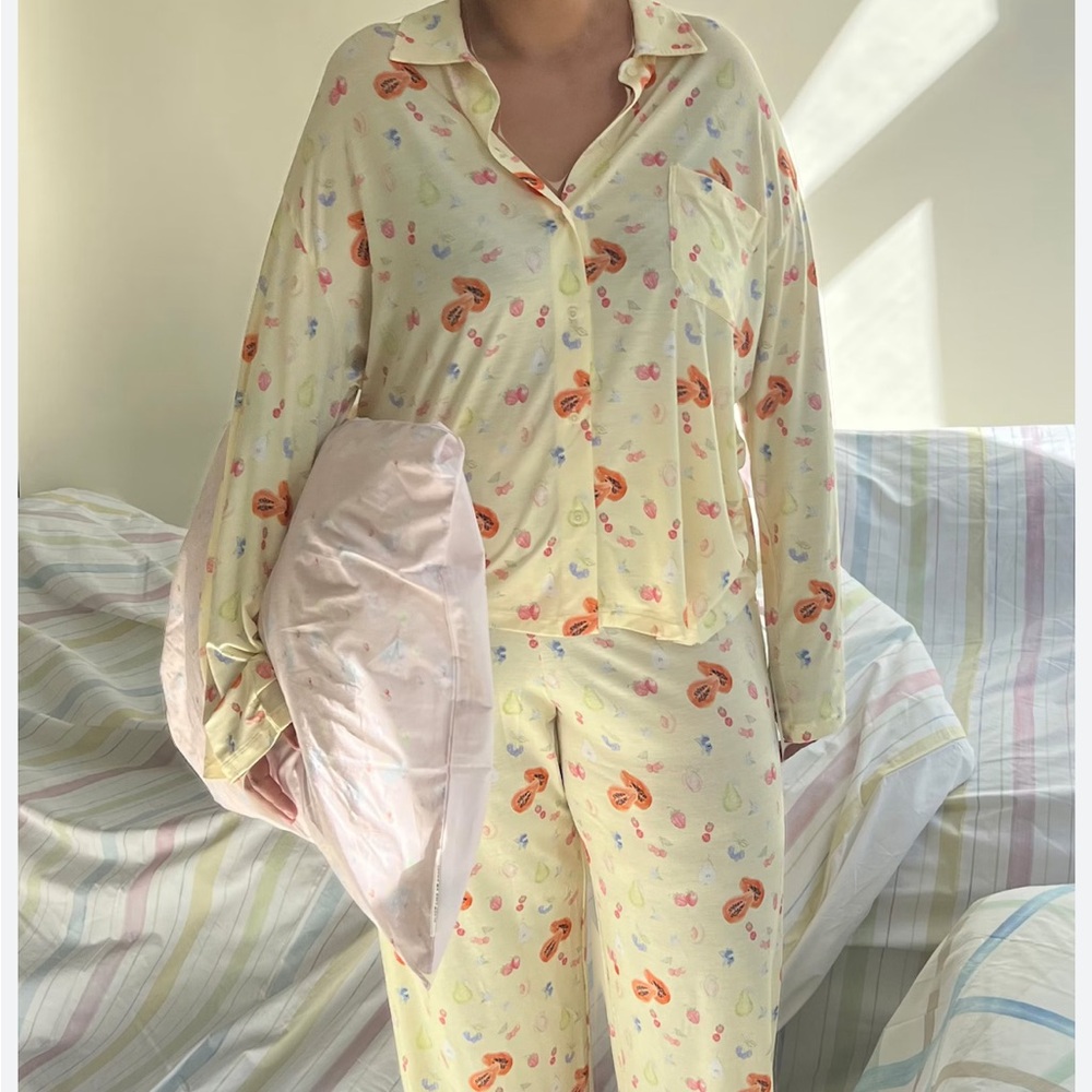 djerf avenue nwot fruit pajama set size medium